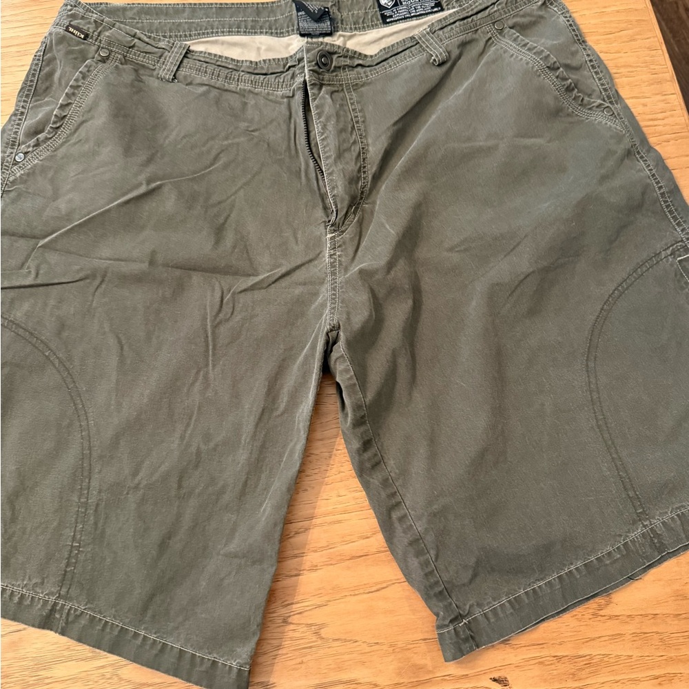 Kuhl Men's Khaki Cargo Shorts VINTAGE
